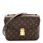 Monogram Pochette Metis