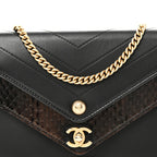 Calfskin Elaphe Double Chevron Mini Wallet On Chain WOC Black
