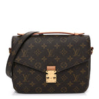 Monogram Pochette Metis