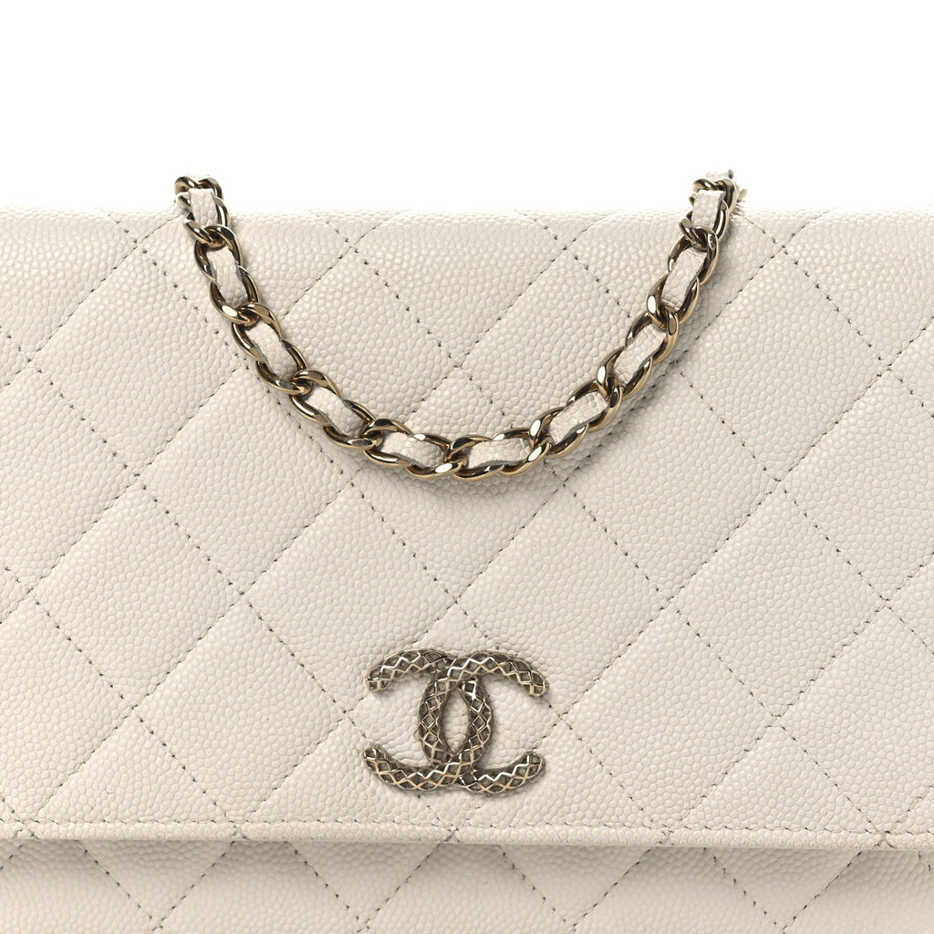 Caviar Quilted Perforated Metal CC Wallet On Chain WOC White