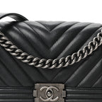 Caviar Chevron Quilted Medium Boy Flap Black