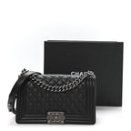 Caviar Quilted Medium Boy Flap Black