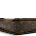 Reverse Monogram Pochette Metis