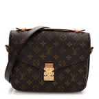 Monogram Pochette Metis