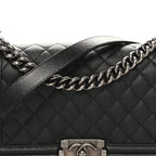 Caviar Quilted Medium Boy Flap Black