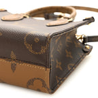 Reverse Monogram Giant Onthego BB