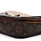 Reverse Monogram Pochette Metis