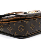 Reverse Monogram Pochette Metis