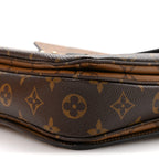 Reverse Monogram Pochette Metis