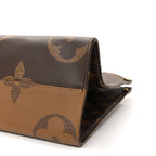 Reverse Monogram Giant Onthego MM