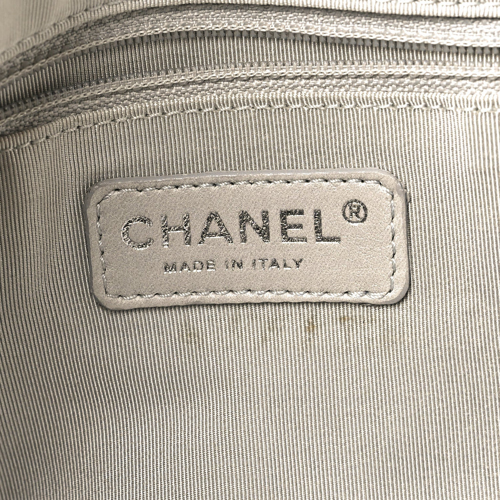 Nylon Quilted 2.55 Reissue Tote White Grey