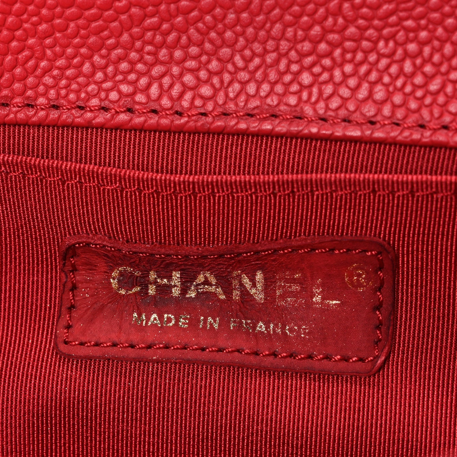 Caviar Quilted Medium Boy Flap Red