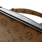 Reverse Monogram Pochette Metis