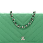 Caviar Chevron Quilted Wallet On Chain WOC Green