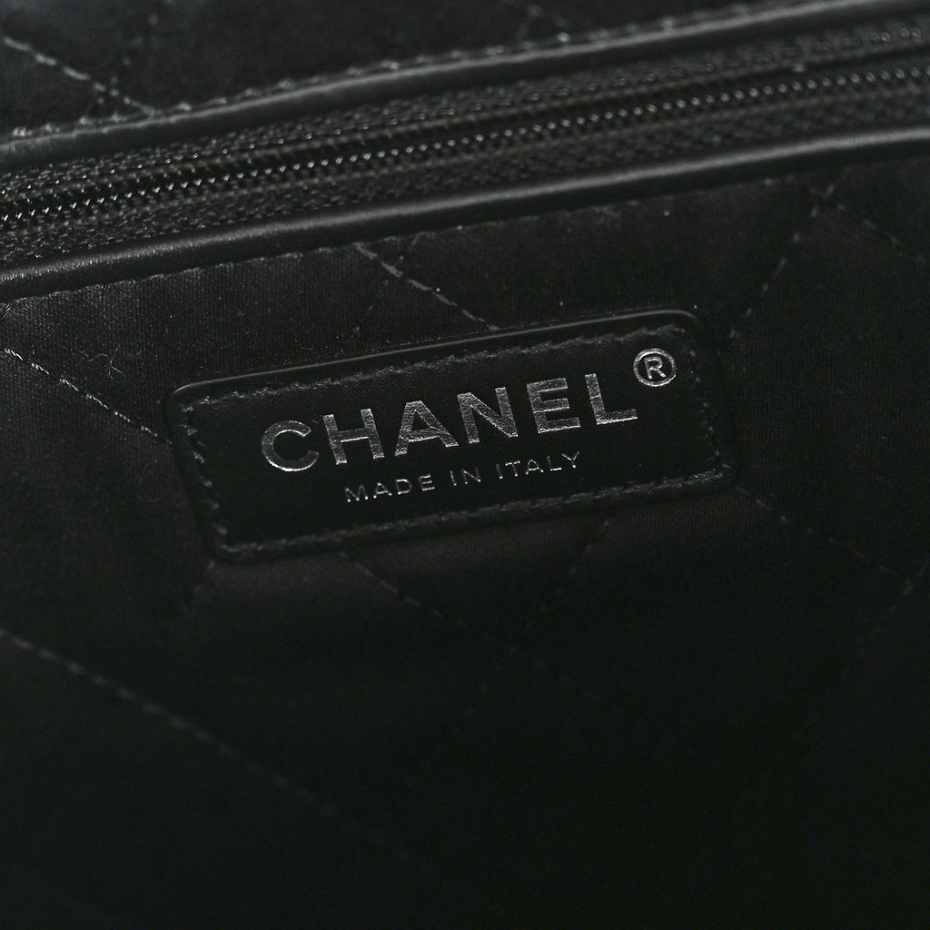 Shiny Calfskin Quilted Chanel 22 Black