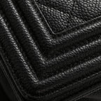 Caviar Quilted Medium Boy Flap Black