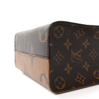 Reverse Monogram Giant Onthego PM